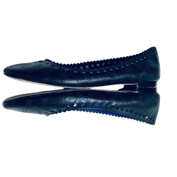 Diane von Furstenberg Corolla Flats Black Leather Perforated Scallop Trim Sz 7.5 - Picture 4 of 9